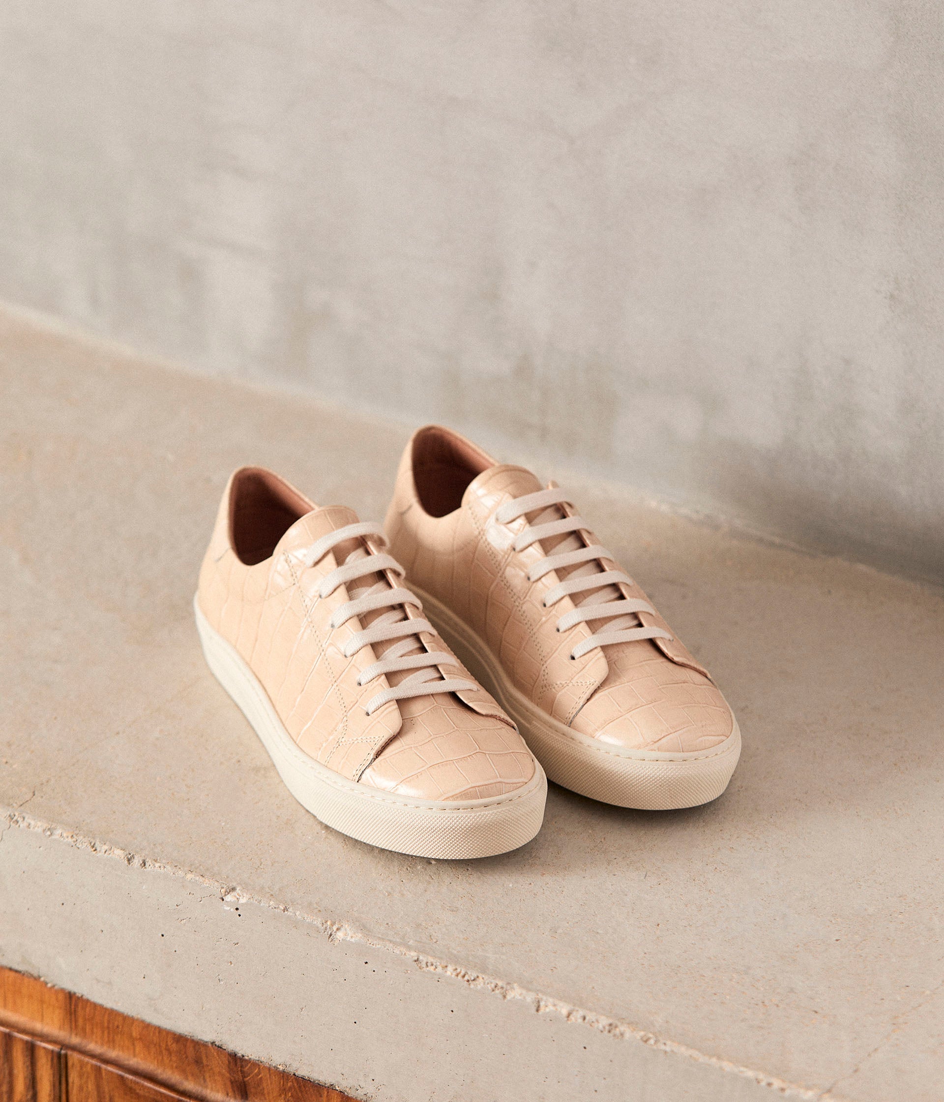 Mellow yellow sneakers 2025