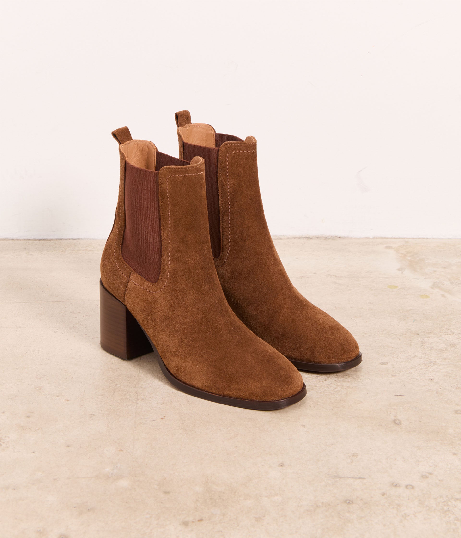 Chelsea boots camel suede discount